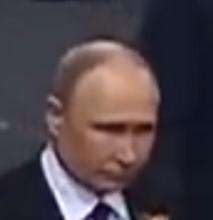 422x437