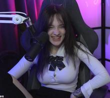 692x617
